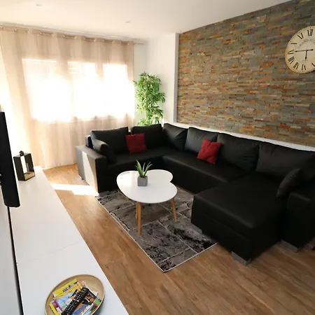 Apartment Frances Masia Roses
