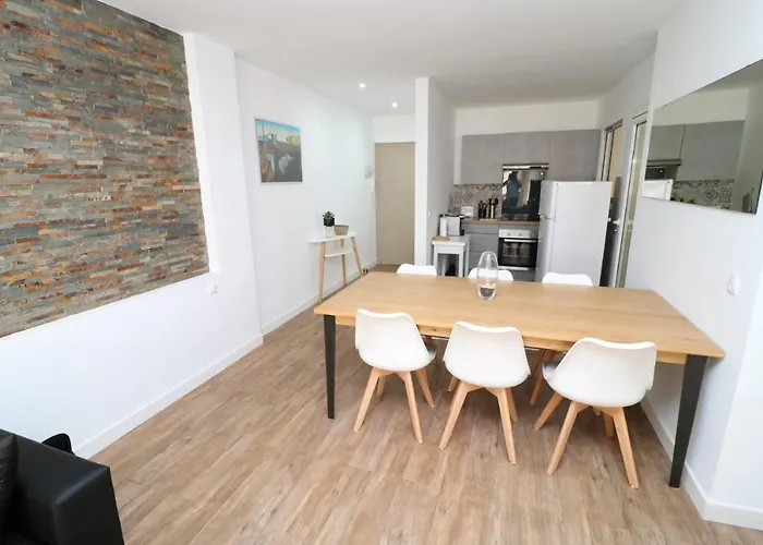 Frances Masia 公寓 *